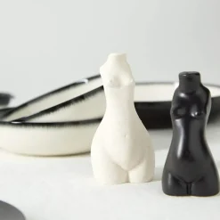 Maison<Anissa Kermiche Paire De Salieres Et Poivrieres Pour Le Corps (Beige, Noir)